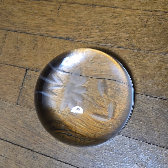 Glass Paper Weight - Picture 4 of 6